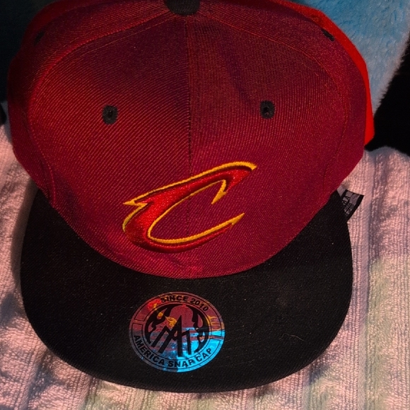 Cleveland Cavaliers Red and Black Snapback Hat - Picture 1 of 1